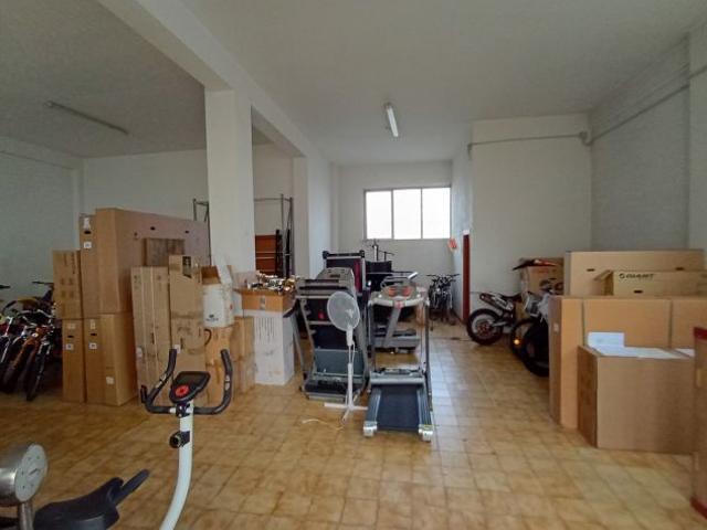 Magazzino di 134 mq con corte esclusiva