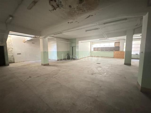 Magazzino di 200 mq a Bologna, Policlinico Roma