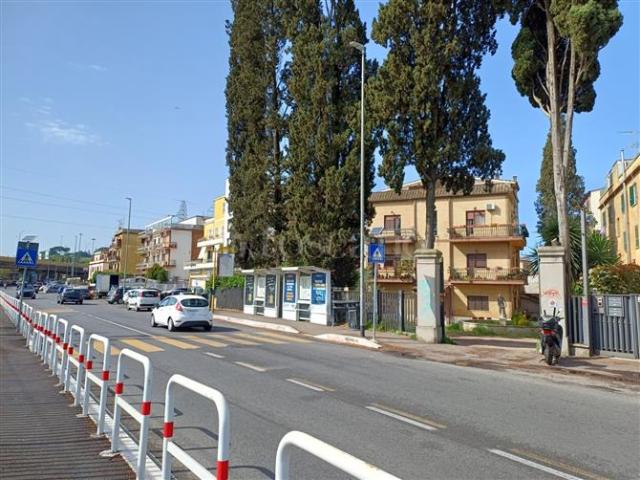 Magazzino di 42 mq a Labaro, Prima Porta, Valle Muricana Roma