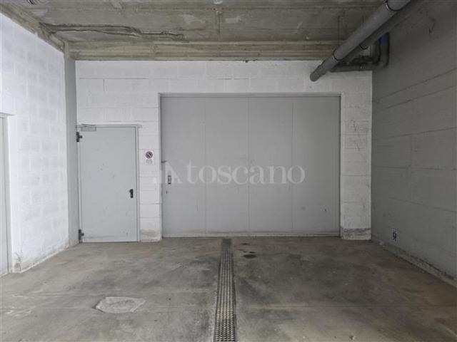 Magazzino di 680 mq a Tica, Zecchino, Bosco Minniti, Santa Panagia Siracusa