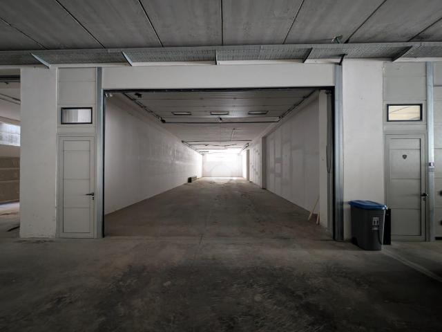 Magazzino in affitto a Maddaloni