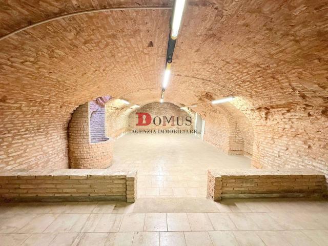 Magazzino in affitto a Mantova