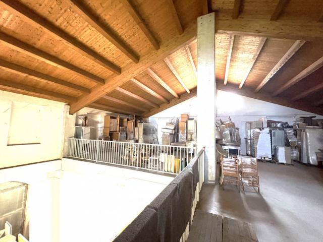 Magazzino in Affitto a Mirandola