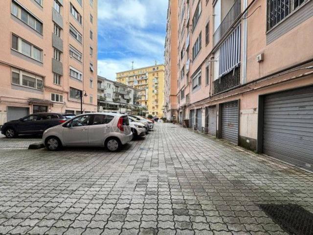 Magazzino in affitto a Napoli