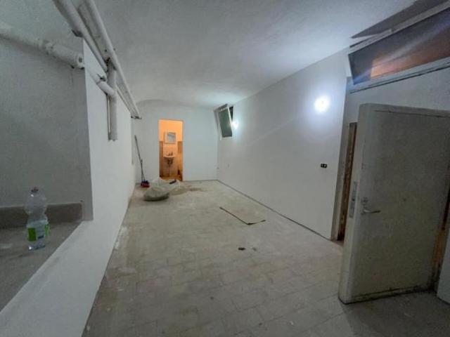 Magazzino in affitto a Napoli