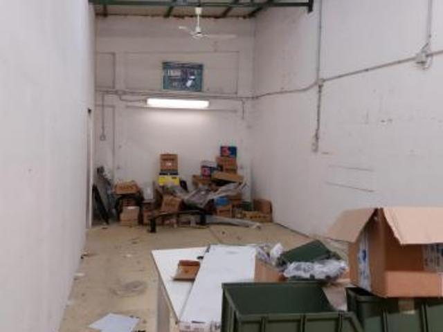 Magazzino in affitto a Avenza Carrara 100 mq Rif: 1403595