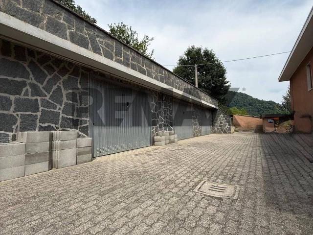 Magazzino in affitto a Almenno San Salvatore