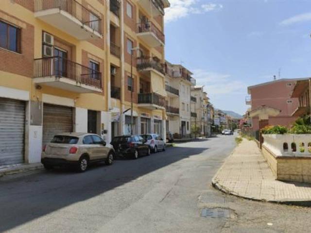 Magazzino in affitto a Amantea