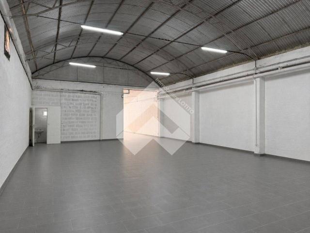 Magazzino in affitto a Andria