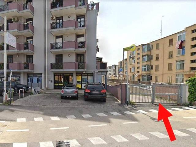 Magazzino in affitto a Bari