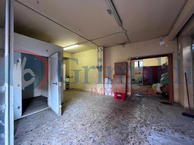 Magazzino in affitto a Beinasco