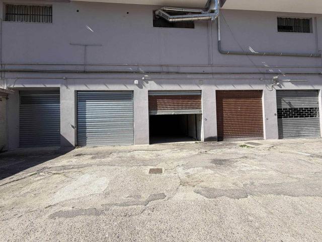 Magazzino in vendita a Bellizzi
