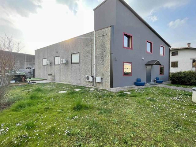 Magazzino in affitto a Curtatone