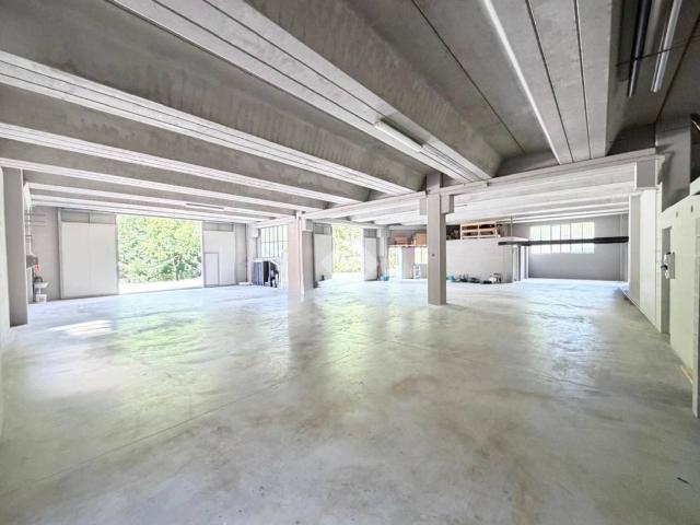 Magazzino in affitto a Caino