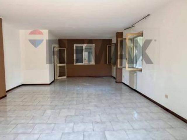 Magazzino in affitto a Catania, Cibali