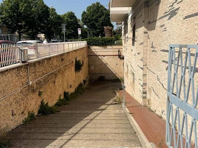 Magazzino in affitto a Ciampino