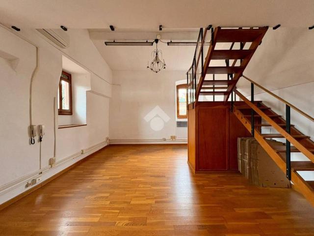Magazzino in affitto a Firenze