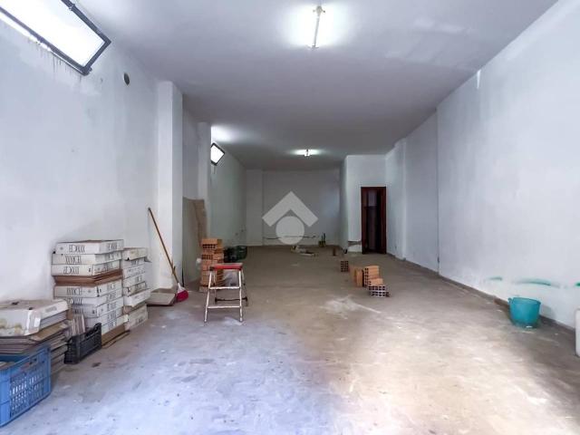 Magazzino in affitto a Formia