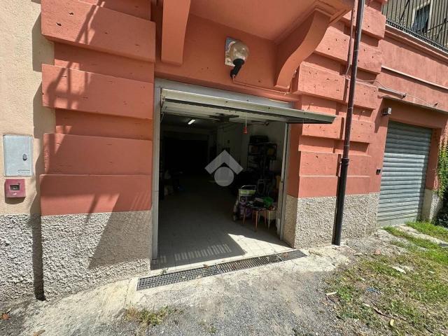 Magazzino in affitto a Genova