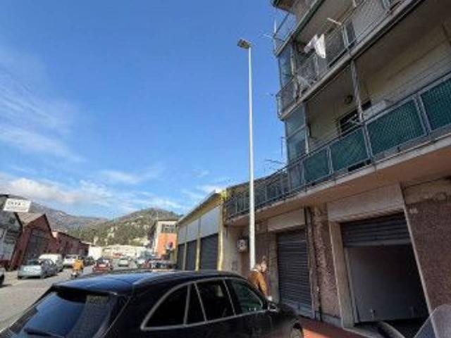 Magazzino in affitto a Genova