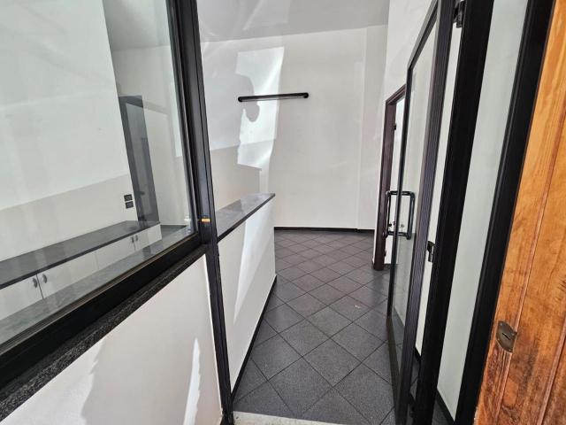 Magazzino in affitto a Genova