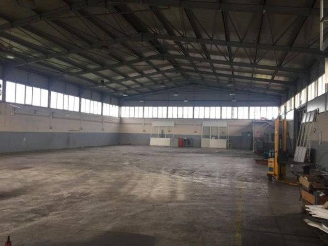 Magazzino in affitto a Giugliano In Campania