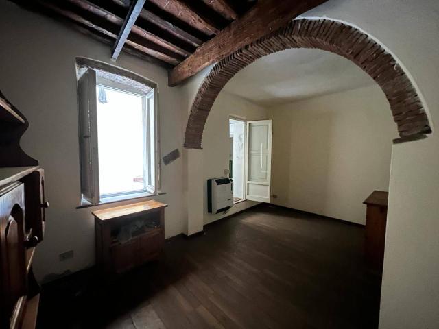 Magazzino in affitto a Pisa