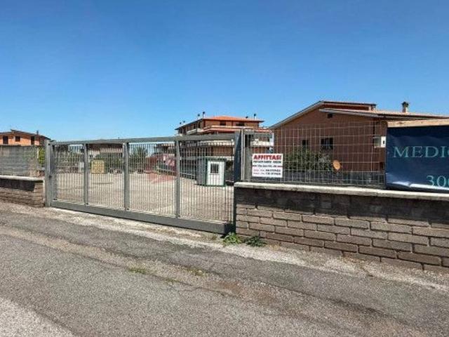 Magazzino in affitto a Roma