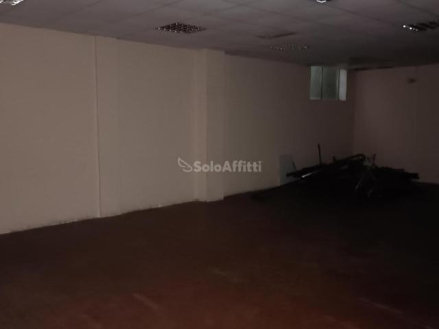 Magazzino in affitto a Roma