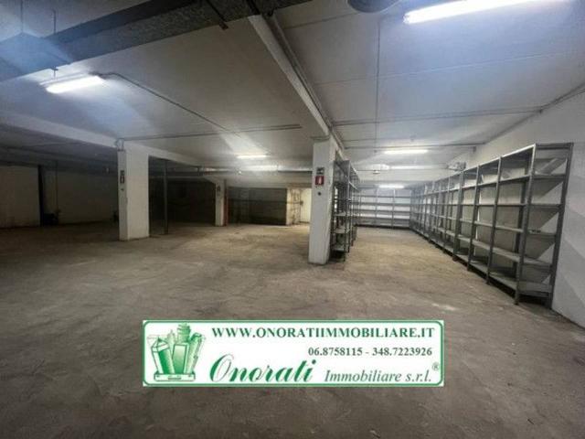 Magazzino in affitto a Roma