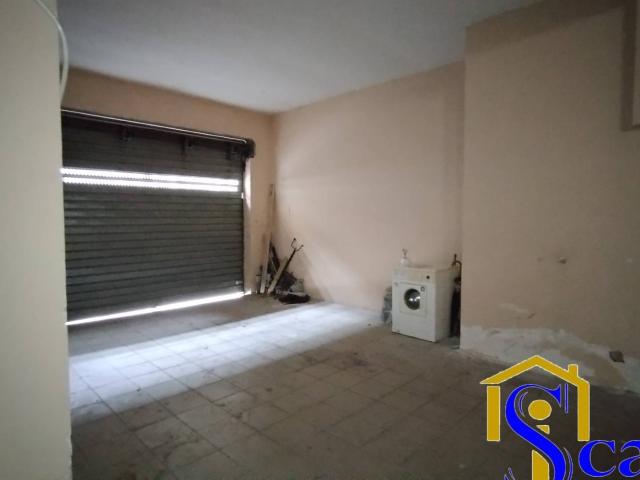 Magazzino in Affitto a San Prisco