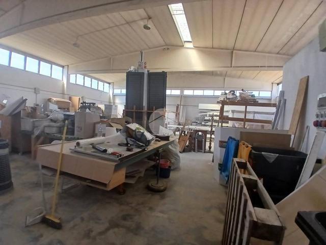 Magazzino in affitto a Sant'Agata Sul Santerno