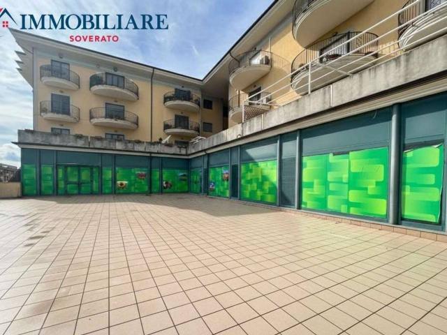 Magazzino in affitto a Soverato