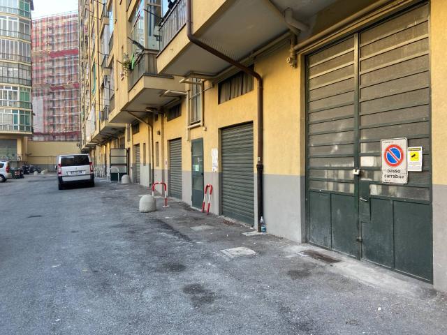 Magazzino in affitto a Torino, Nizza Millefonti