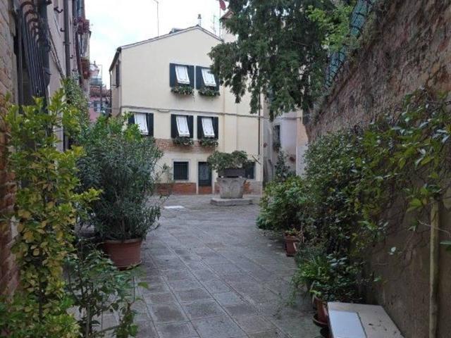 Magazzino in affitto a Venezia