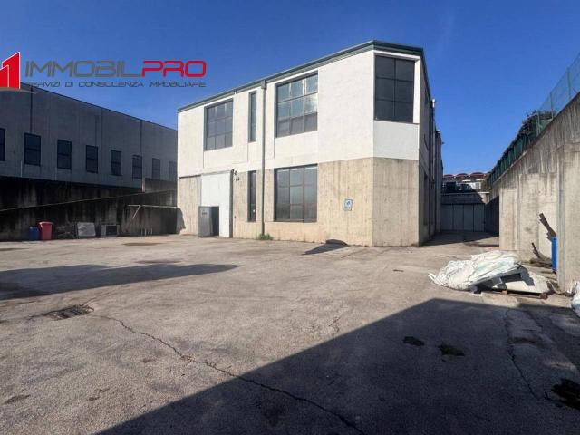 Magazzino in vendita a Malo