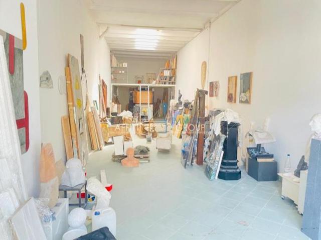 Magazzino in vendita a Massa