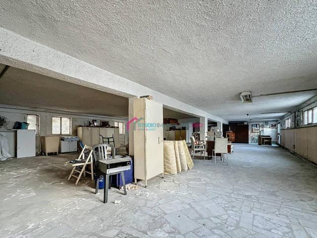 Magazzino in vendita a Marigliano