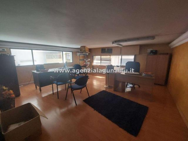 Magazzino in vendita a Mazara Del Vallo