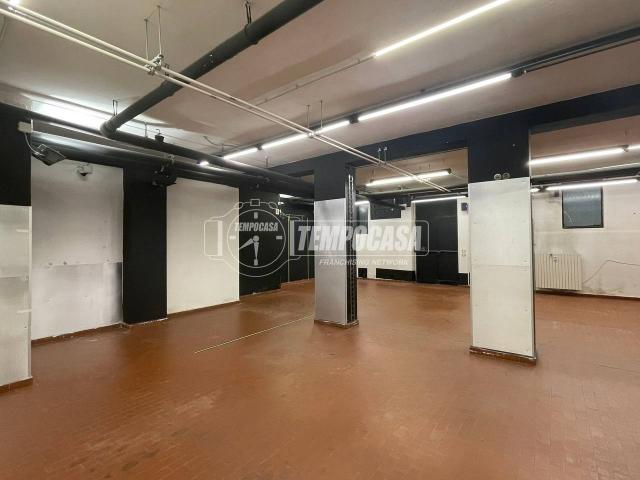 Magazzino in vendita a Milano