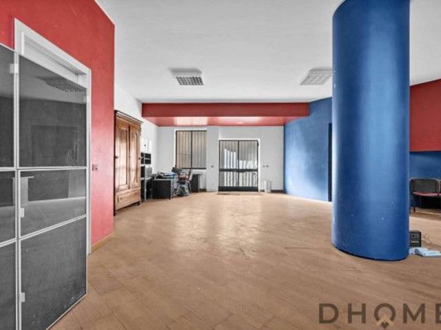 Magazzino in vendita a Milano