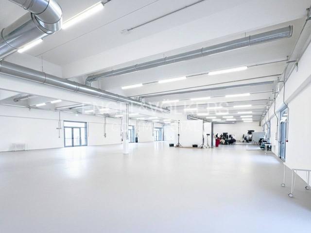 Magazzino in vendita a Milano