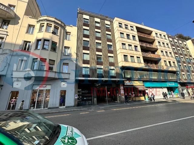 Magazzino in vendita a Milano
