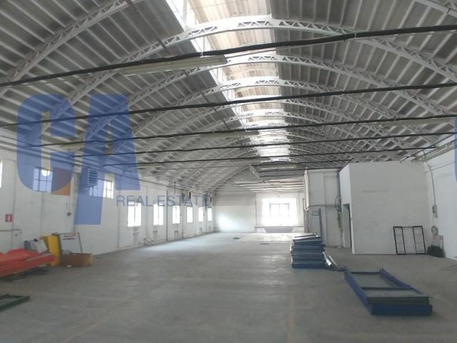 Magazzino in vendita a Milano