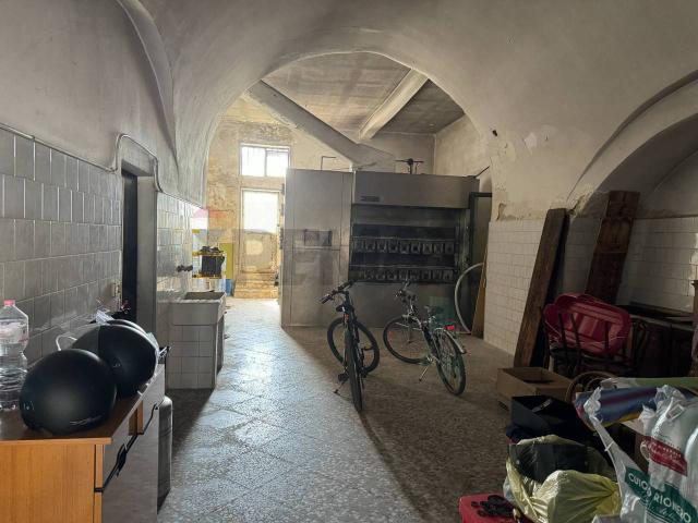 Magazzino in vendita a Modugno