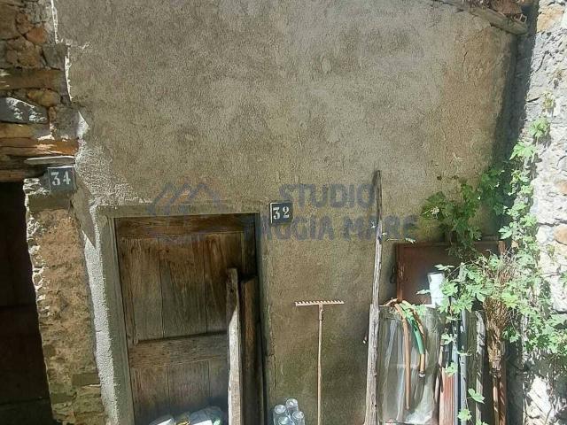 Magazzino in vendita a Montalto Carpasio