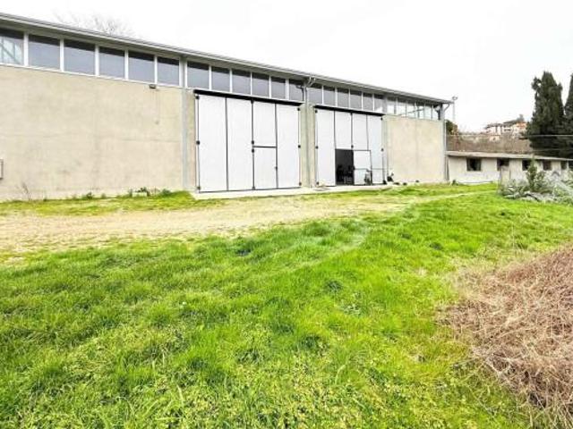 Magazzino in vendita a Montefelcino