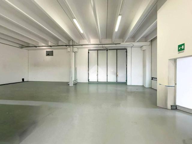 Magazzino in vendita a Nuvolera