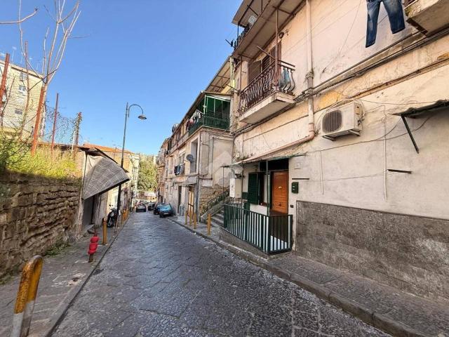 Magazzino in vendita a Napoli