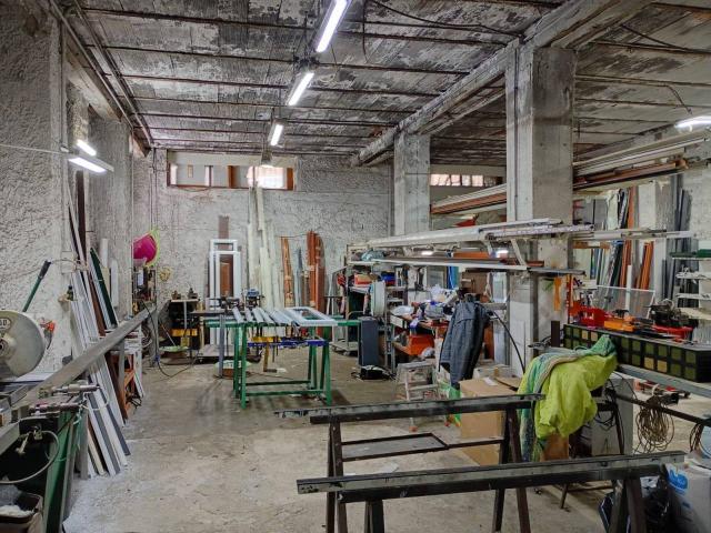 Magazzino in vendita a Napoli